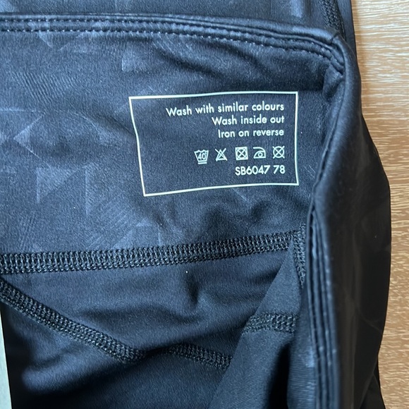 Sweaty Betty All Day Embossed Leggings Black Block Emboss Print - Picture 5 of 7